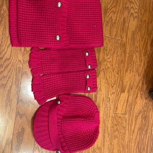 Beautiful Michael Kors hat, gloves, scarf